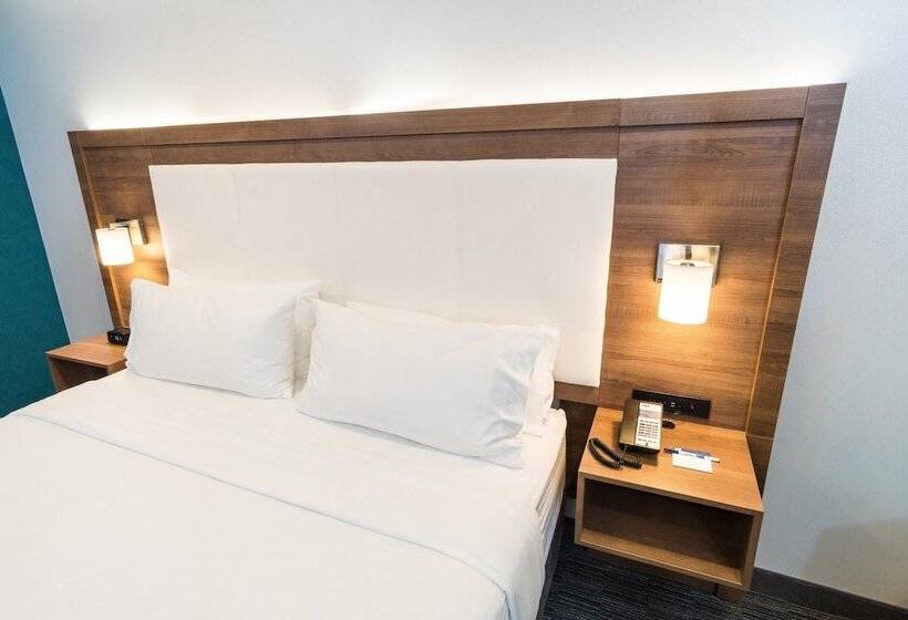 فندق Holiday Inn Express Hollywood Walk Of Fame, An Ihg