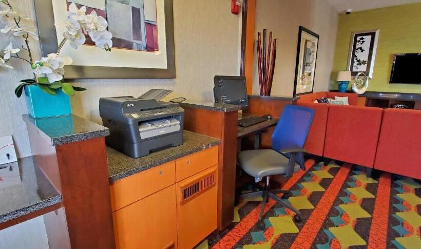 فندق Holiday Inn Express Kearney, An Ihg