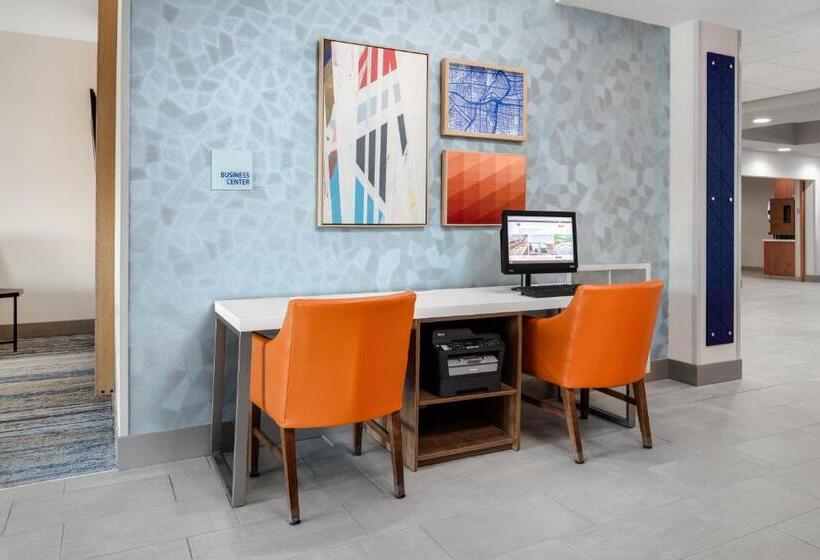 فندق Holiday Inn Express Kearney, An Ihg