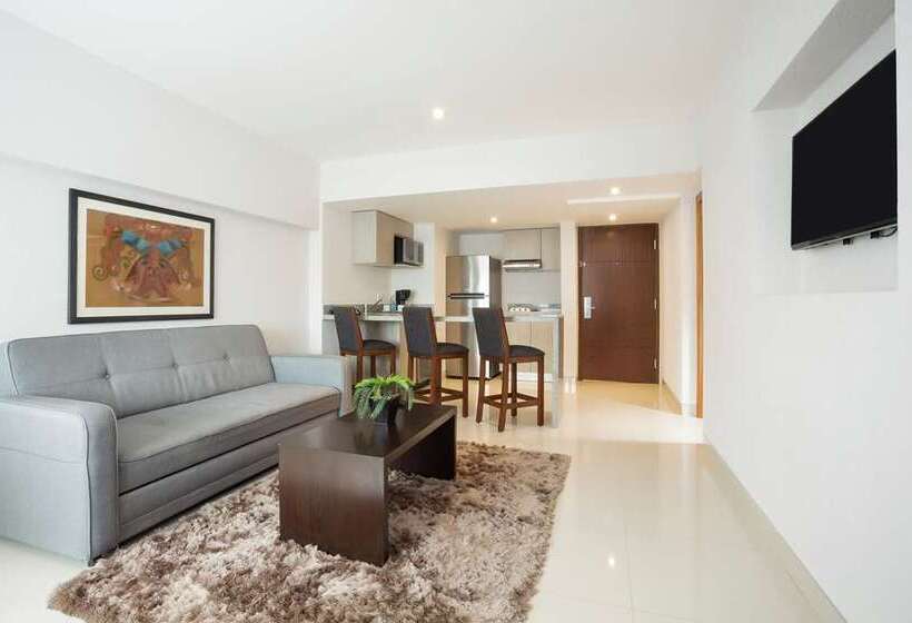 בית מלון כפרי Indigo Guadalajara Expo, An Ihg