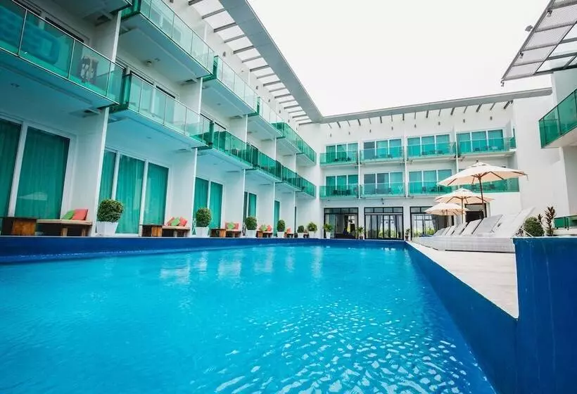 Hotel Kc Beach Club & Pool Villas