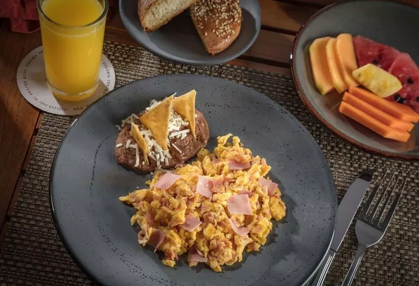 فندق Gamma Puebla Señorial Centro