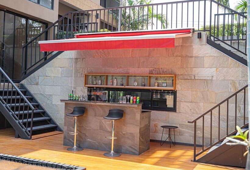 هتل The Cottage Suvarnabhumi