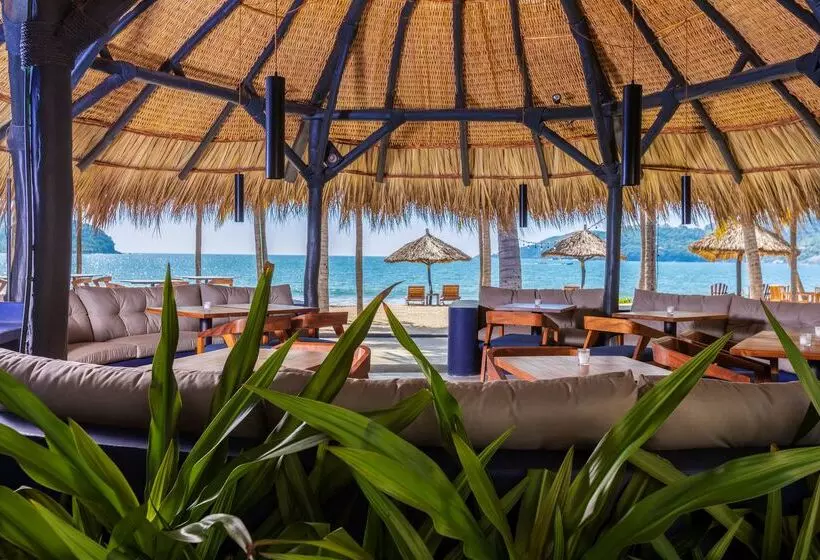 בית מלון כפרי Thompson Zihuatanejo, A Beach Resort, By Hyatt
