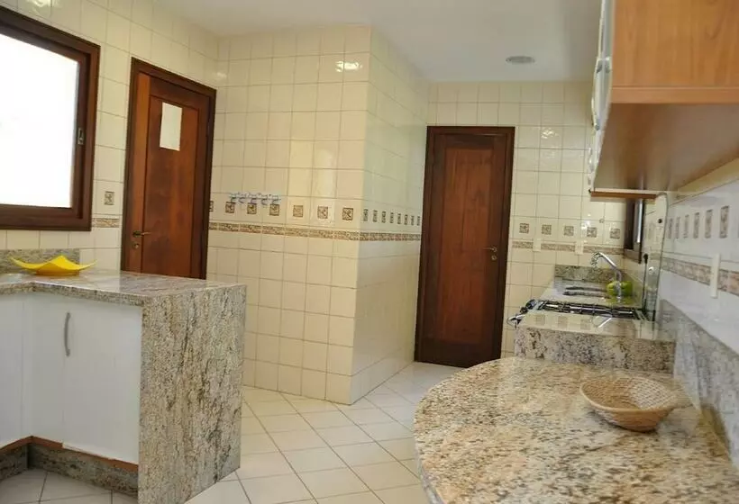 استراحتگاه Lagoa Eco Village