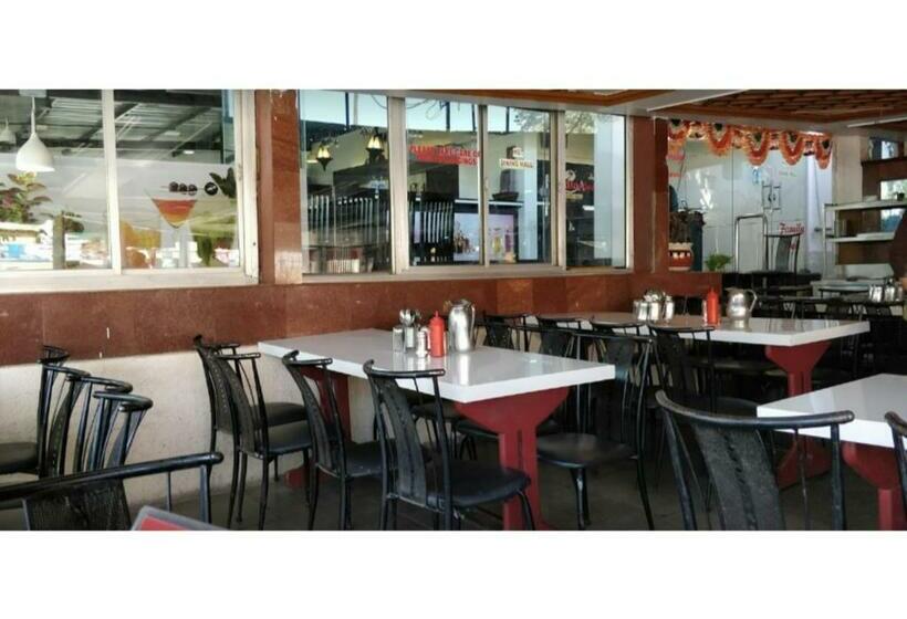 Отель Budget Stay Between The Hills