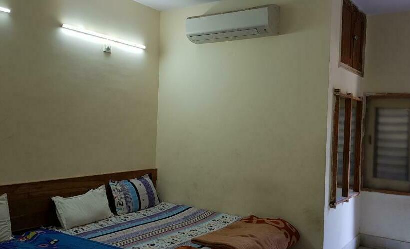 Отель Budget Stay Between The Hills