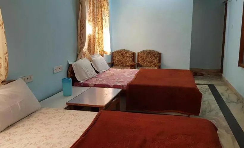 Hotelli Budget Stay Between The Hills