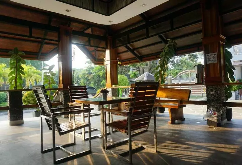 Floating Sanctuary Resort By Cocotel