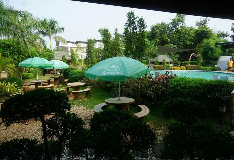 Floating Sanctuary Resort By Cocotel