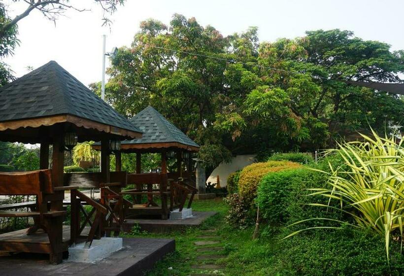 Floating Sanctuary Resort By Cocotel