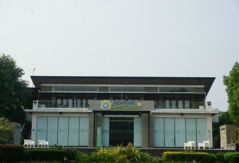 Floating Sanctuary Resort By Cocotel