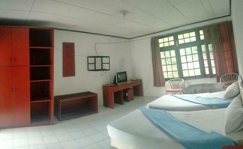 فندق Lembah Nyiur Cikopo Redpartner