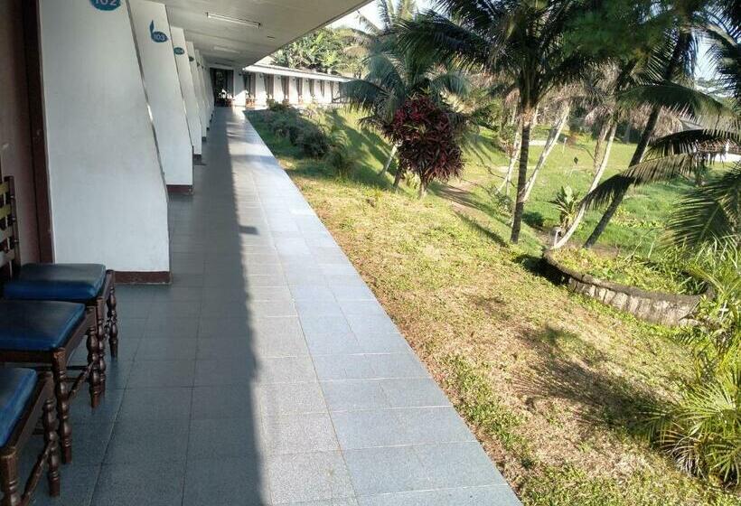 فندق Lembah Nyiur Cikopo Redpartner