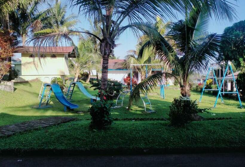 فندق Lembah Nyiur Cikopo Redpartner