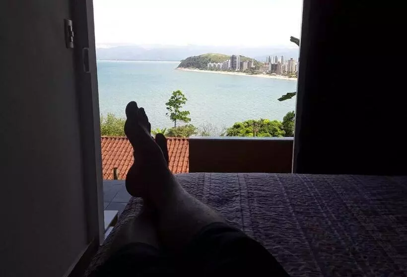 Majatalo Honey Moon   Vista Do Mar Na Cama