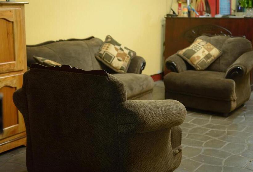 هاستل Hostal Fachente