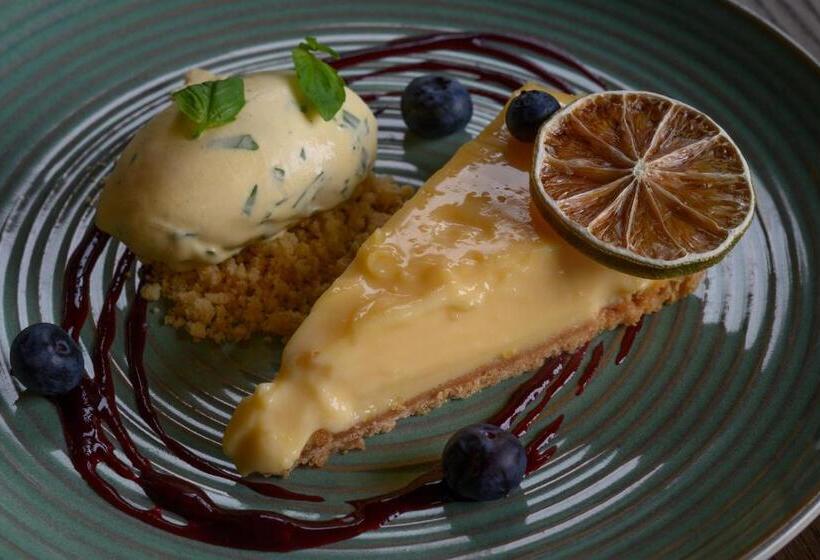 ベッドアンドブレックファースト Apát Panzió és étterem