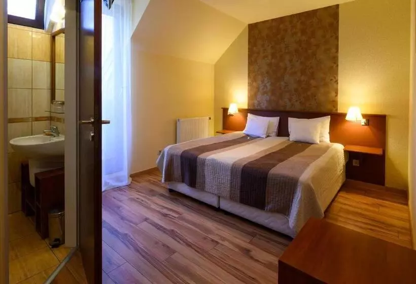 Aamiaismajoitus (B&B) Apát Panzió és étterem