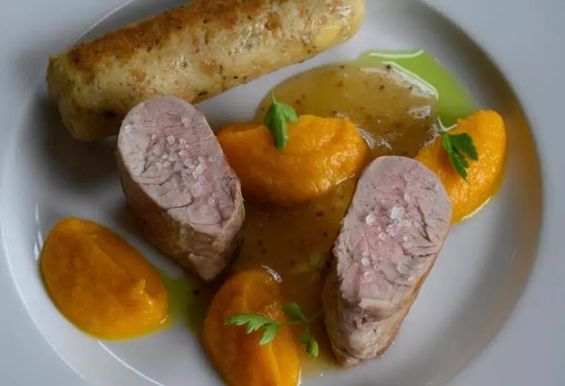 Aamiaismajoitus (B&B) Apát Panzió és étterem