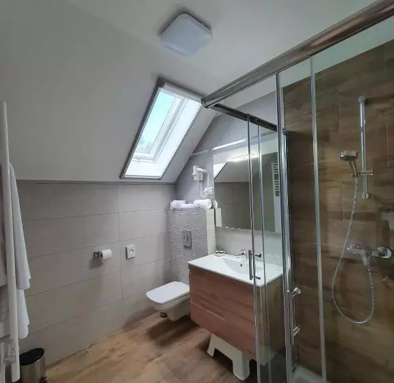 Aamiaismajoitus (B&B) Apát Panzió és étterem