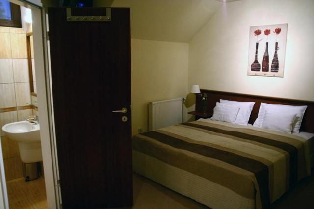 ベッドアンドブレックファースト Apát Panzió és étterem