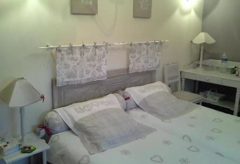 ベッドアンドブレックファースト Chambres D Hôtes Au Temps Des Cerises