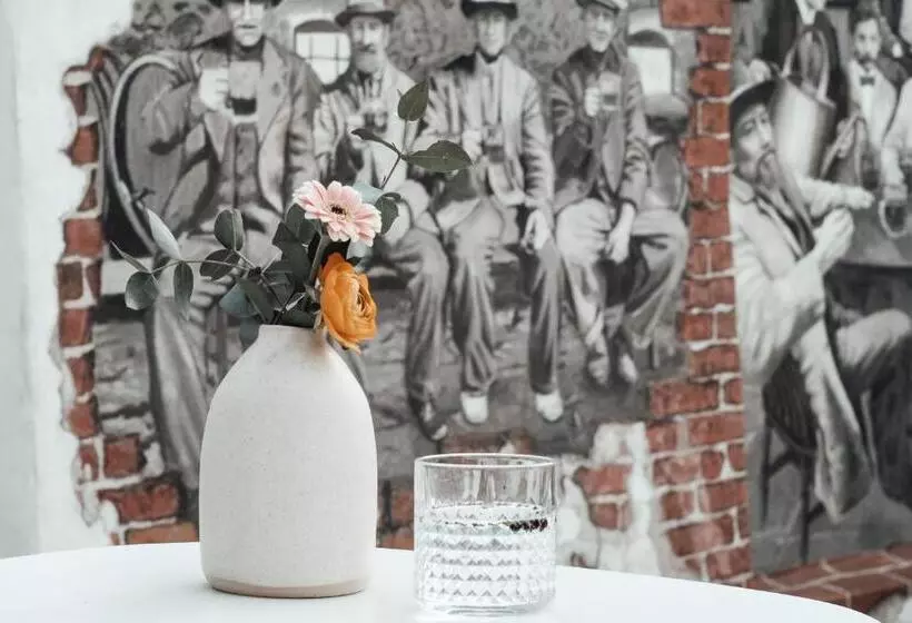 تختخواب و صبحانه Layer Residences