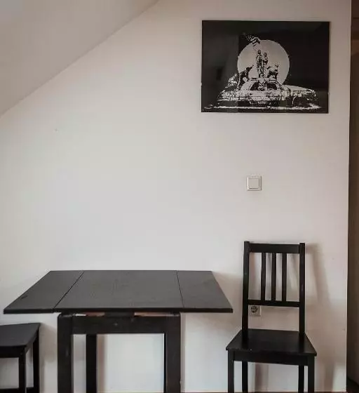 تختخواب و صبحانه Layer Residences