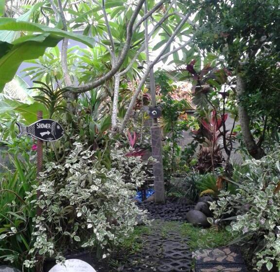 مبيت وإفطار Surya Homestay