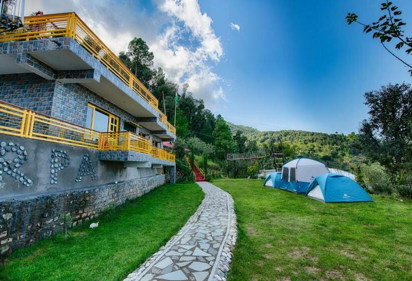 בית מלון כפרי Sherpa Eco Resort