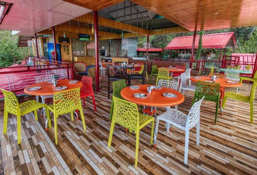 בית מלון כפרי Sherpa Eco Resort