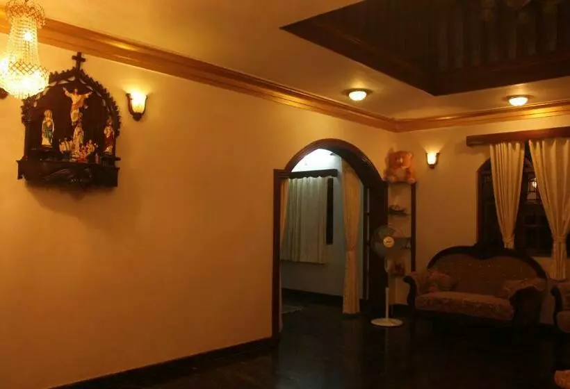 Majatalo Dsilva Residence