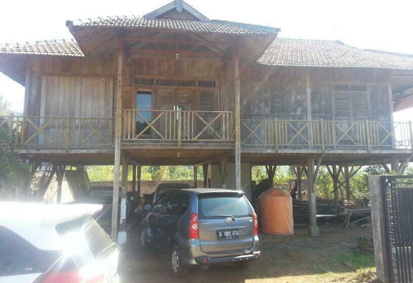 Пансион Rumah Kayu Sumberrejo