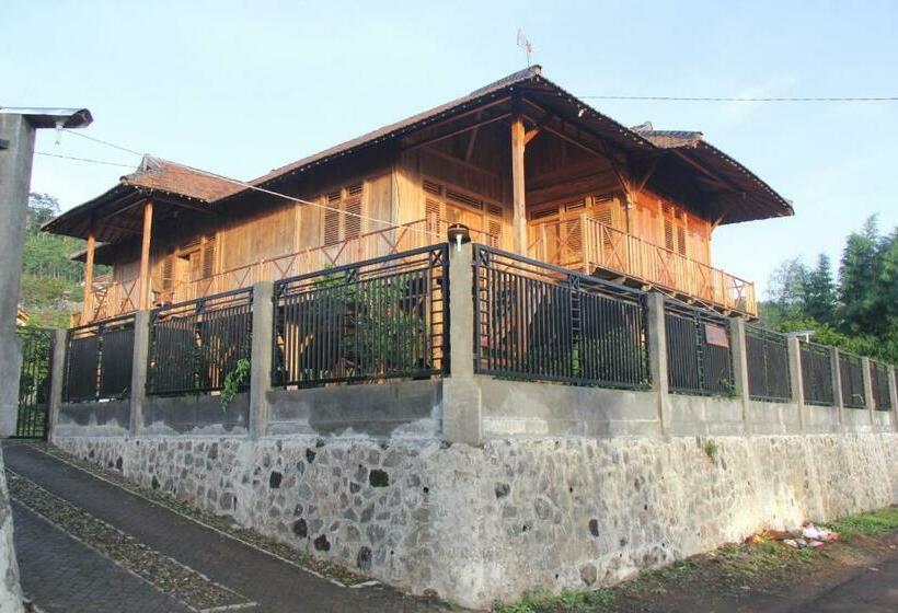 Пансион Rumah Kayu Sumberrejo
