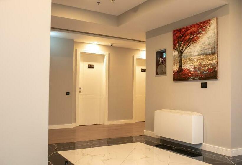 酒店 Royal East Resort