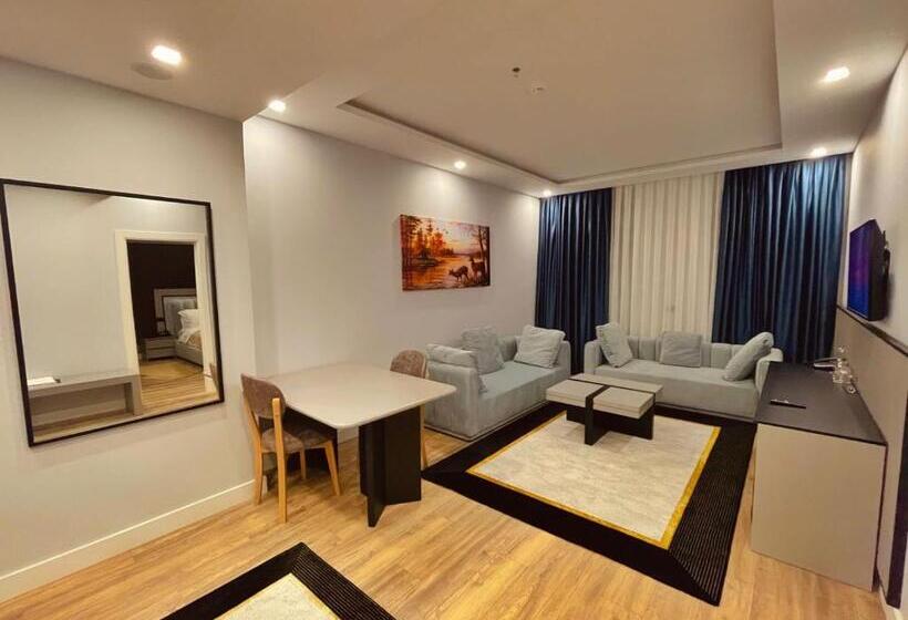 酒店 Royal East Resort