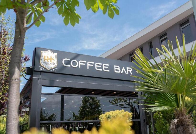 酒店 Royal East Resort