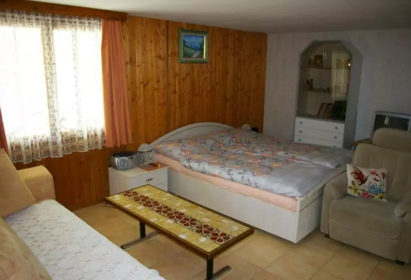 Aamiaismajoitus (B&B) Bnb Villa Moncalme