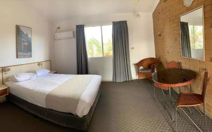 Motelli Country Comfort Gin Gin Wild Scotsman Motor Inn Qld