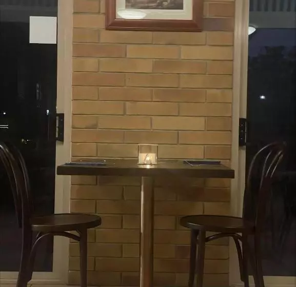 Motelli Country Comfort Gin Gin Wild Scotsman Motor Inn Qld