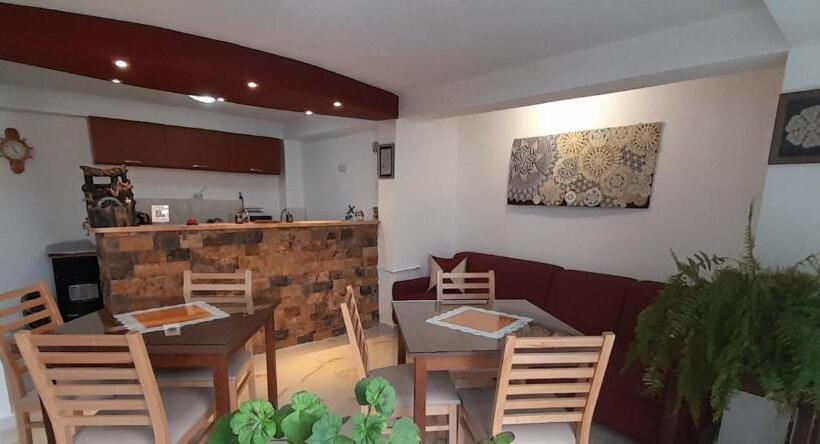 تختخواب و صبحانه Apartments Villa Saray