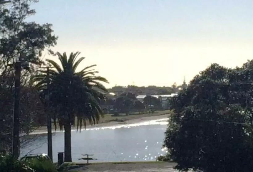 Aamiaismajoitus (B&B) The Boat House Studio