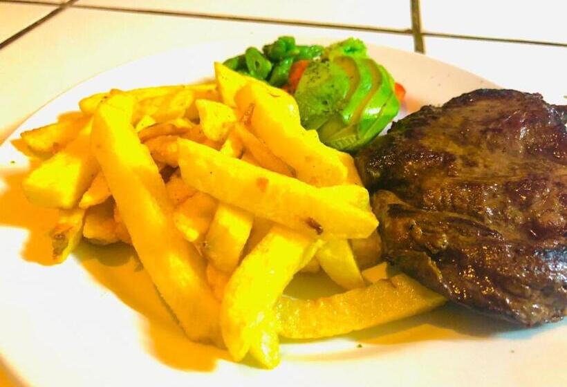 هتل El Patio De Monterrey