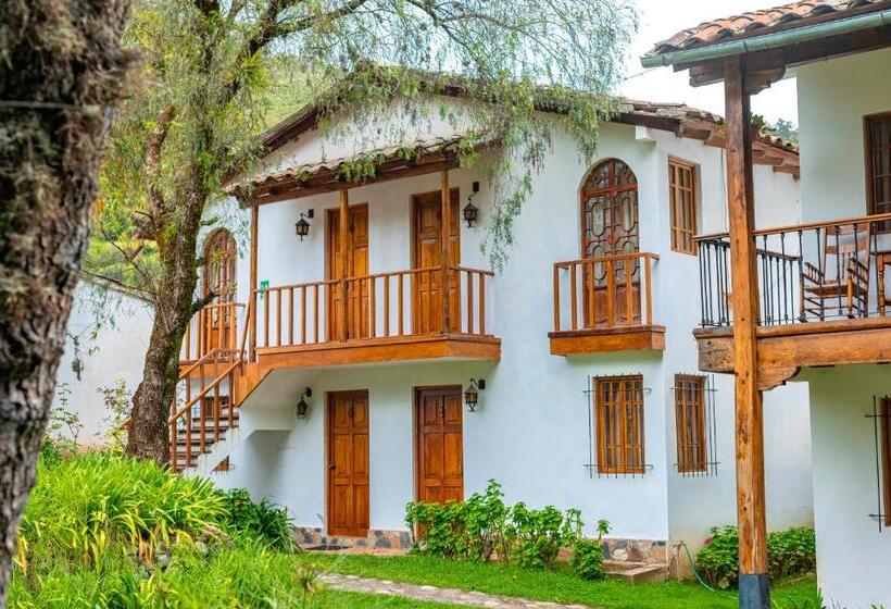 هتل El Patio De Monterrey