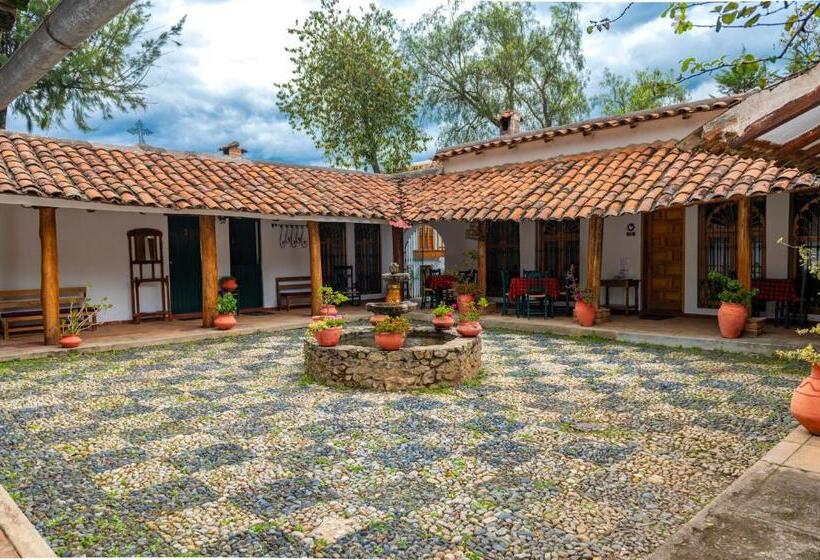 هتل El Patio De Monterrey