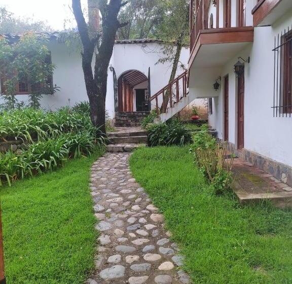 هتل El Patio De Monterrey