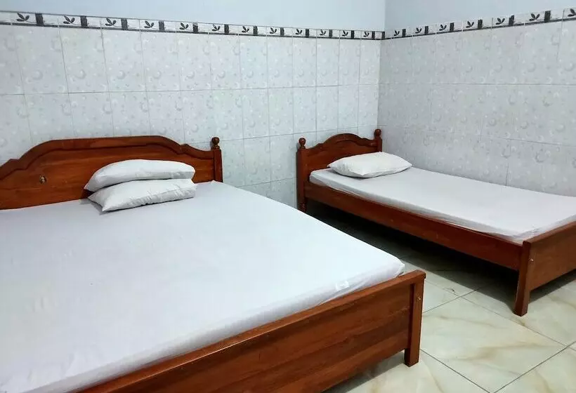 Hotelli Keluarga Mekar Jaya Syariah Near Uns Solo