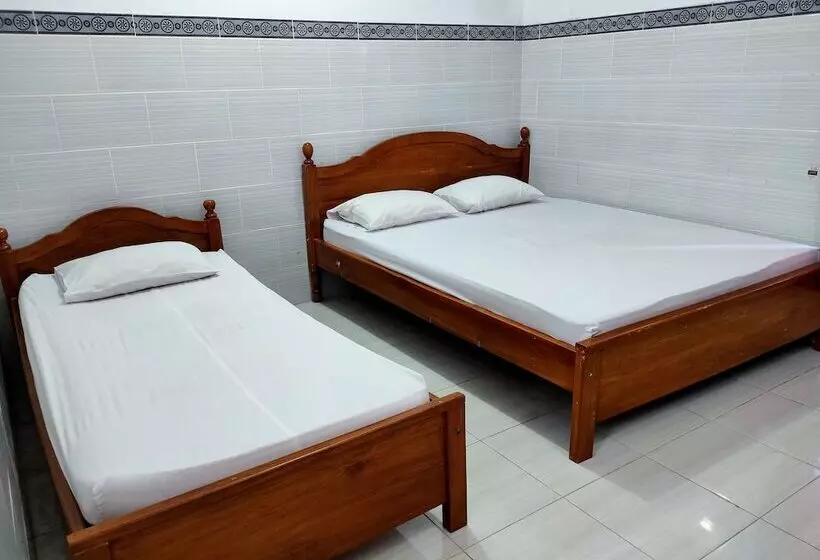 Hotelli Keluarga Mekar Jaya Syariah Near Uns Solo