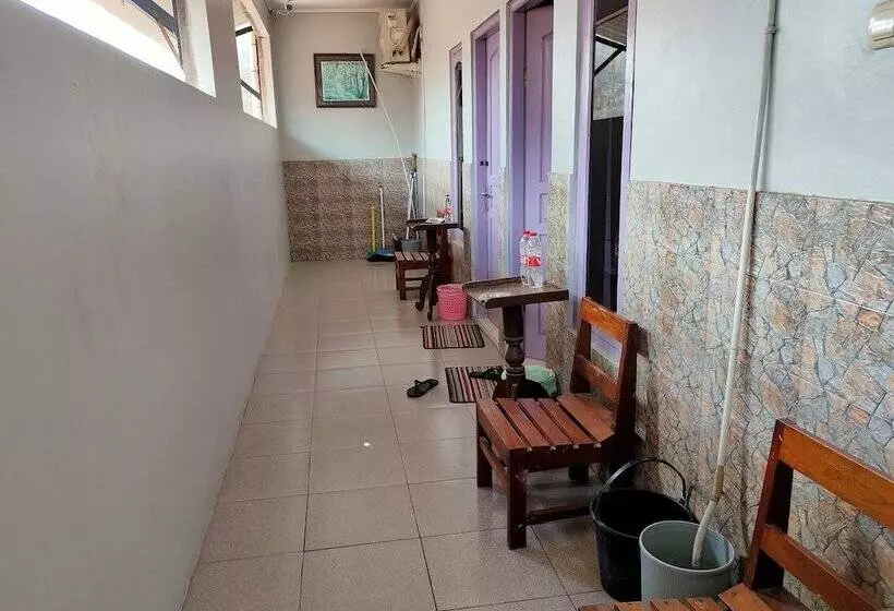 Hotelli Keluarga Mekar Jaya Syariah Near Uns Solo